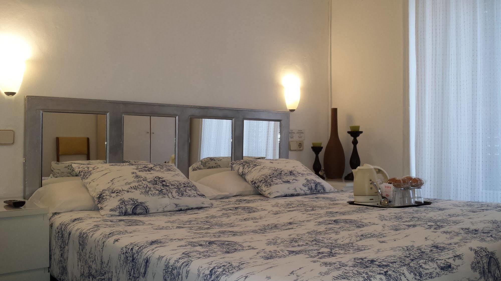Hostal Casa Chueca Μαδρίτη Εξωτερικό φωτογραφία