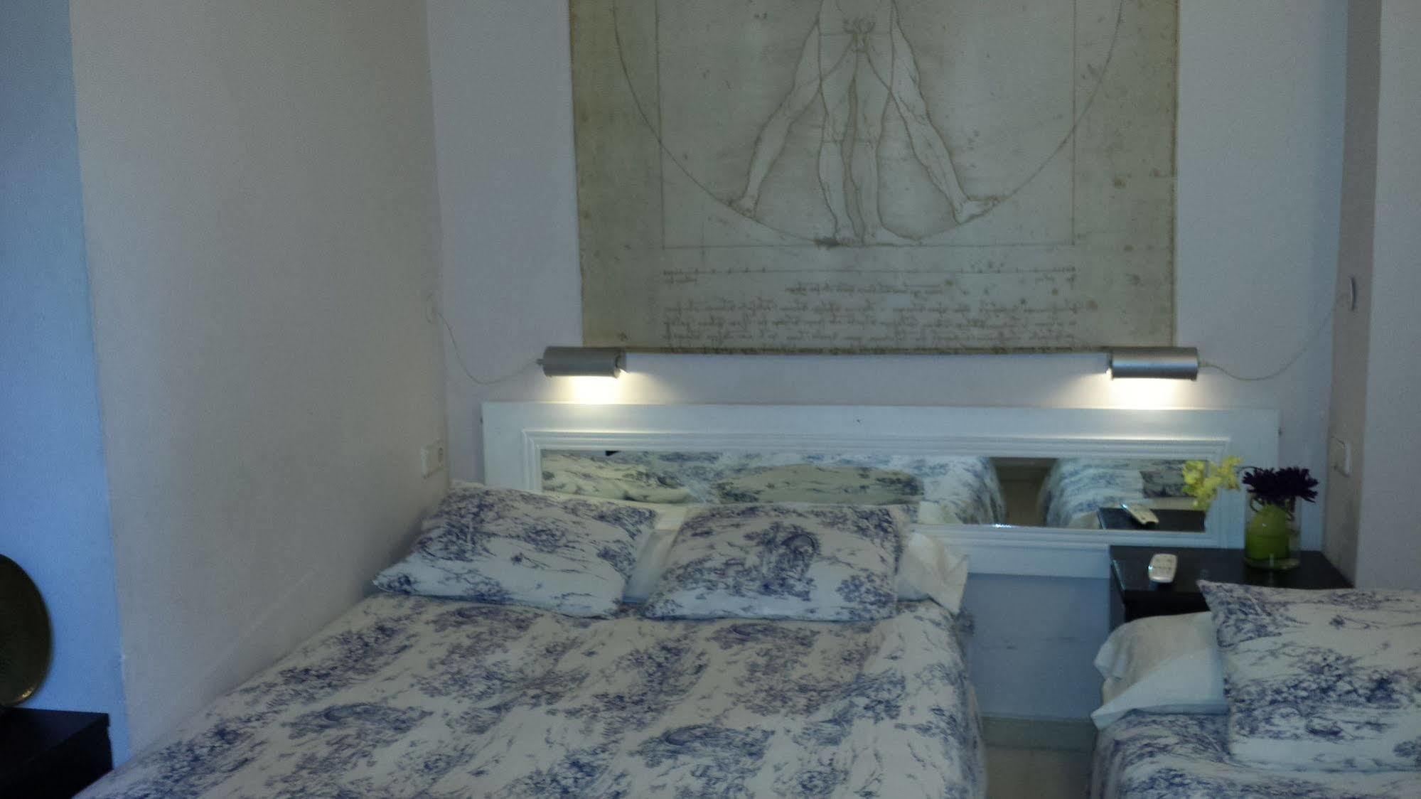 Hostal Casa Chueca Μαδρίτη Εξωτερικό φωτογραφία